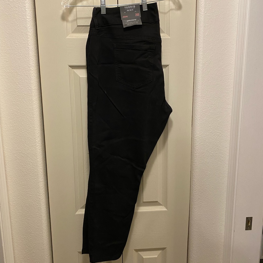 Torrid Black Skinny Jeans, size 20 petite.